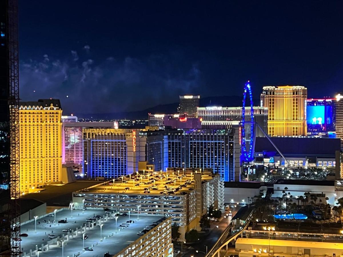 Balcony Suite Strip View Las Vegas Exterior foto