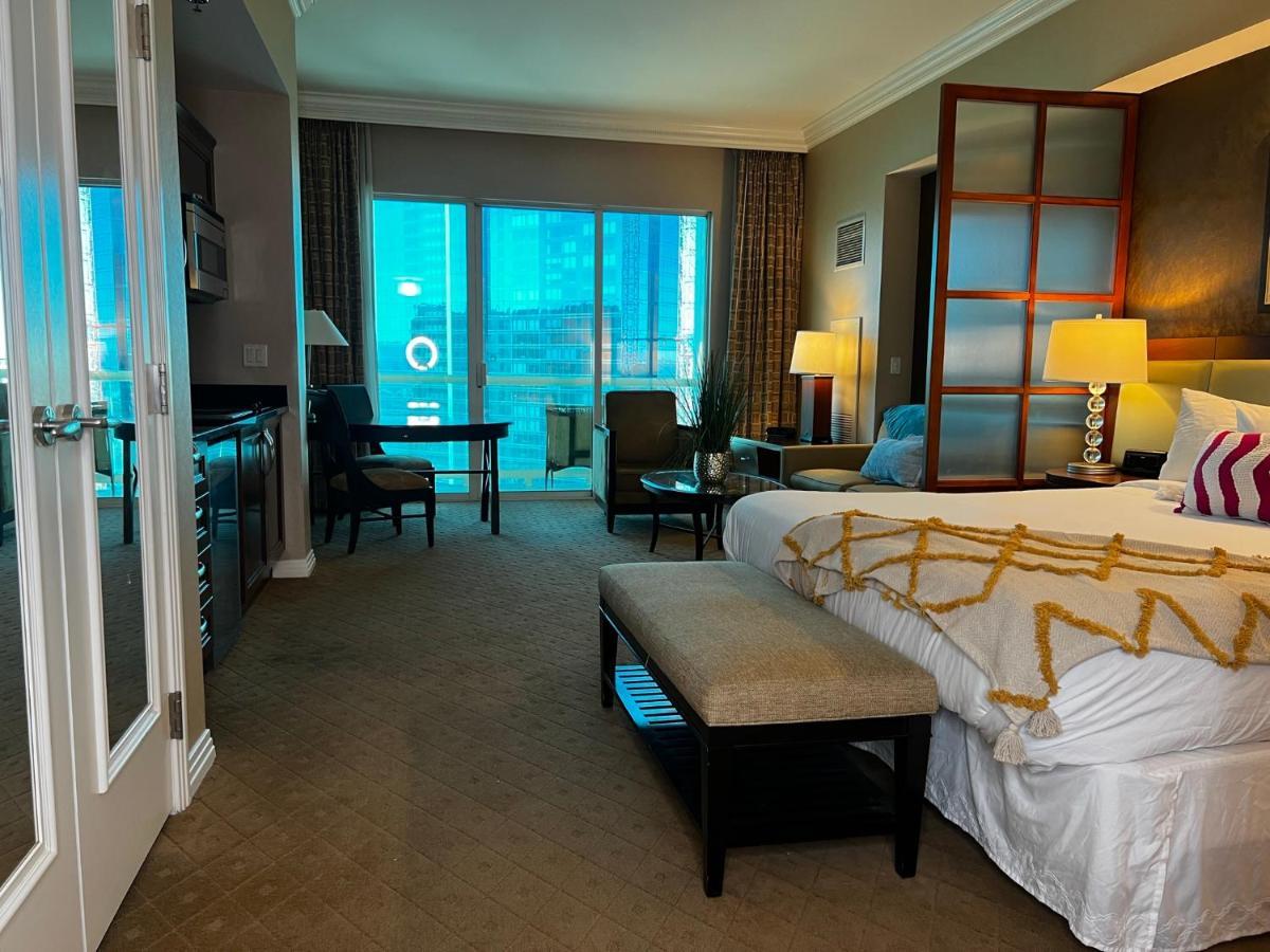 Balcony Suite Strip View Las Vegas Exterior foto